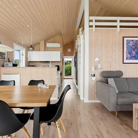 Perfekt Sommarhus För Avkoppling Och Semesterbostad